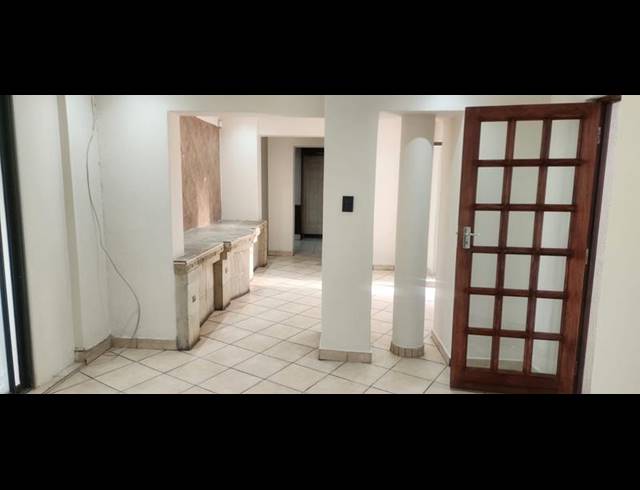 6 BEDROOM HOUSE FOR SALE IN BRACKENDOWNS